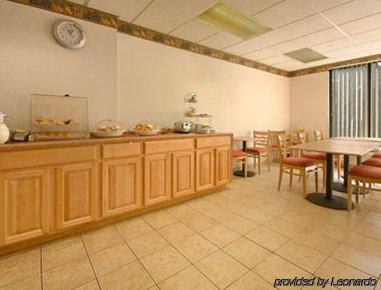 Travelodge West Springfield Restoran fotoğraf
